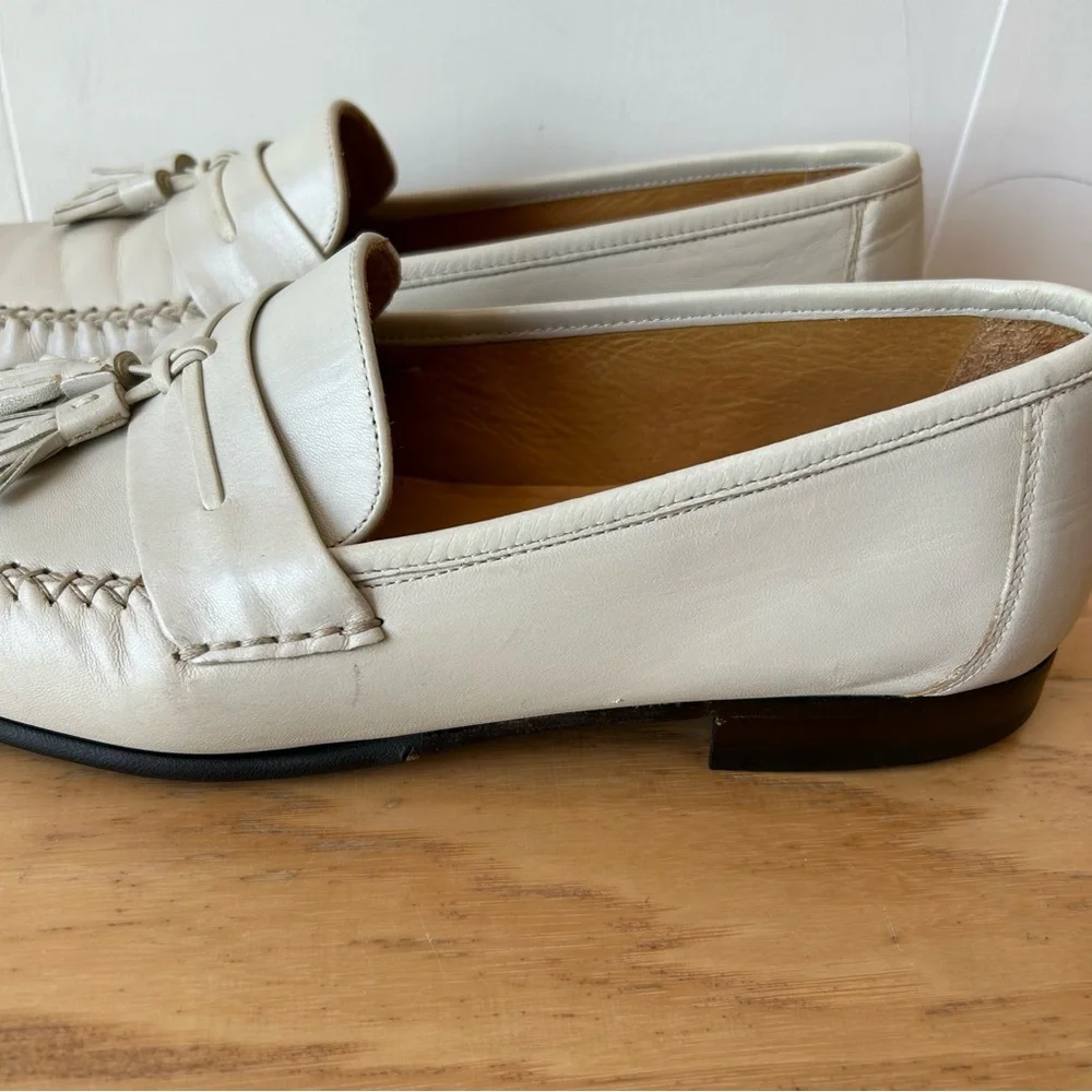 Bally Sanzio U Leather Loafer with Tassels size 11 D Cream Bone Made in Italy